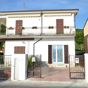 Ferienhaus La Perla Del Magra Holidays House, Monte Marcello